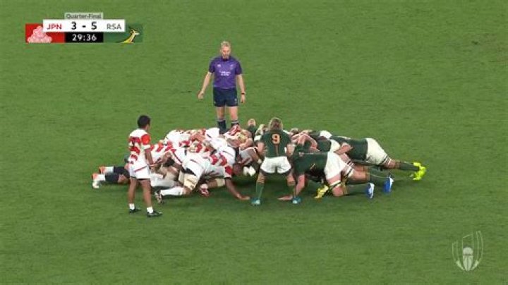 Are scrums allowed in rugby?
