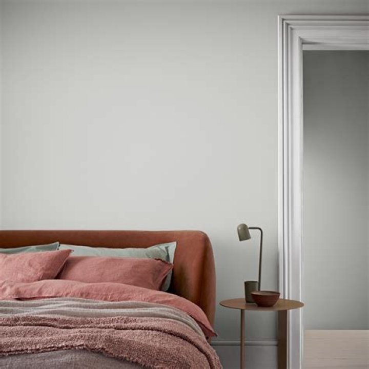 Can i use matt emulsion on cornices?