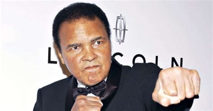 Did ali ever beat frazier?