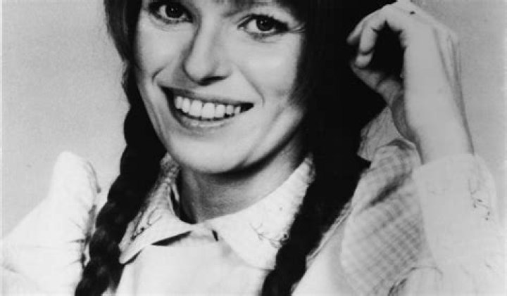 How old is louise lasser?