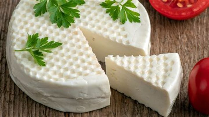 How to serve bryndza cheese?