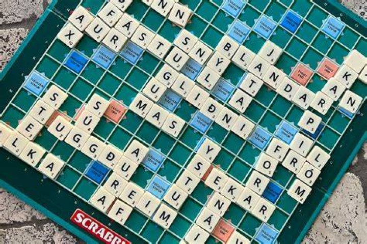 Is klutzy a scrabble word?