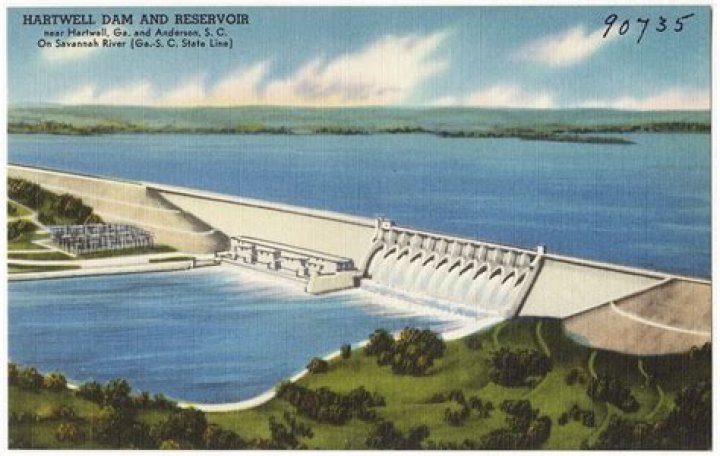 Why was lake hartwell built?